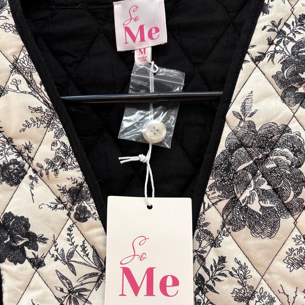 So Me Black and White Floral Quilted Blazer, NWT - Picture 2 of 4
